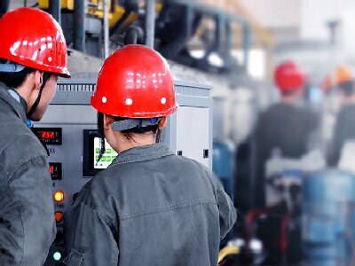 大面積的廠(chǎng)房倉(cāng)庫(kù)